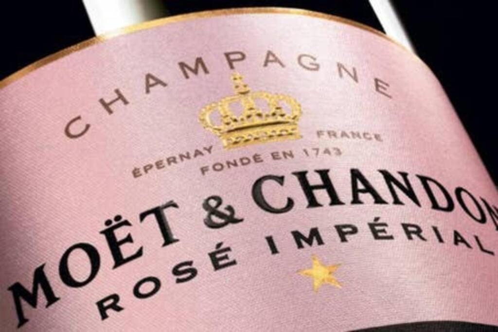 Suite Premium Le Figaro 2 Épernay Esterno foto