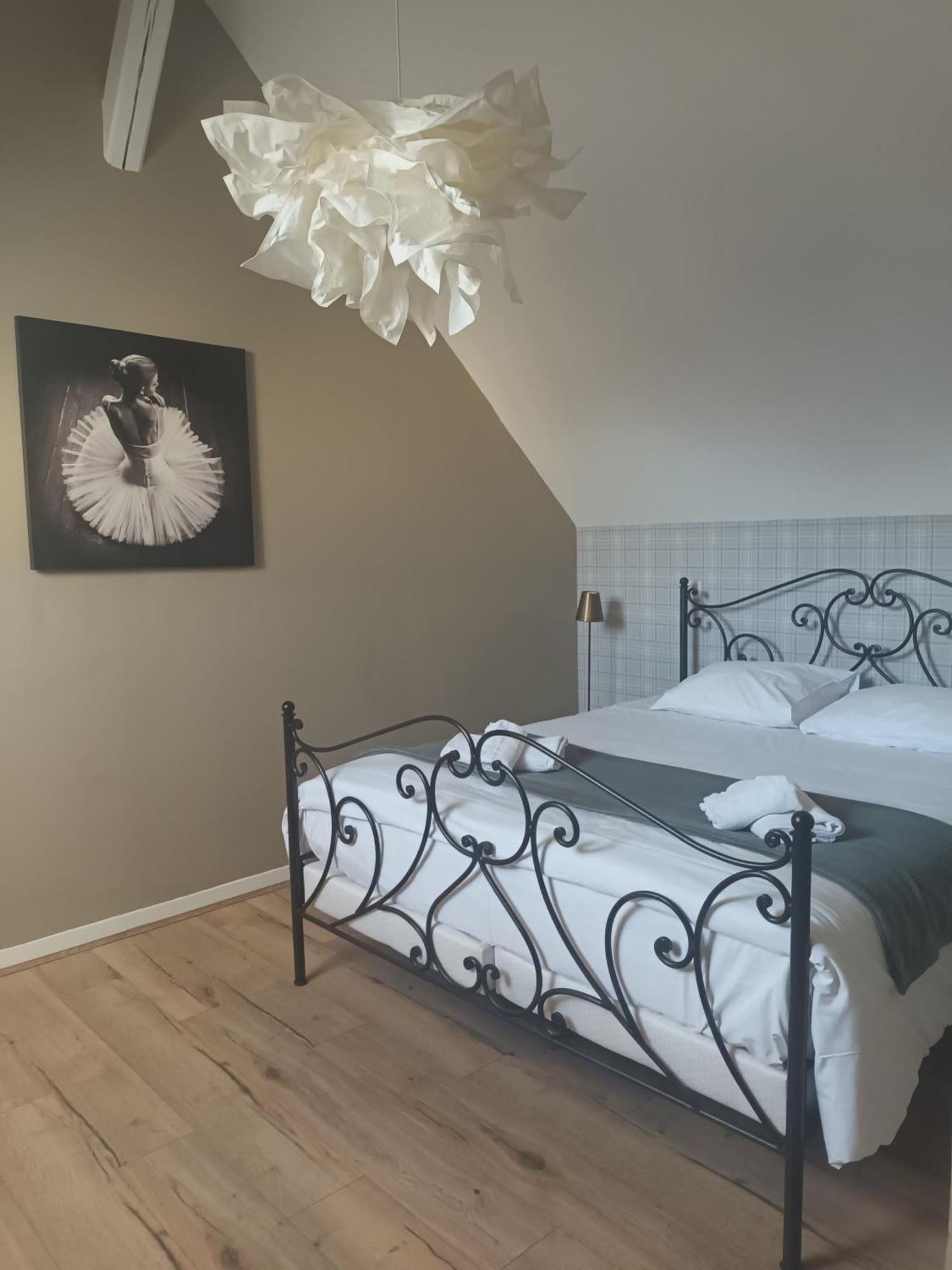 Suite Premium Le Figaro 2 Épernay Esterno foto